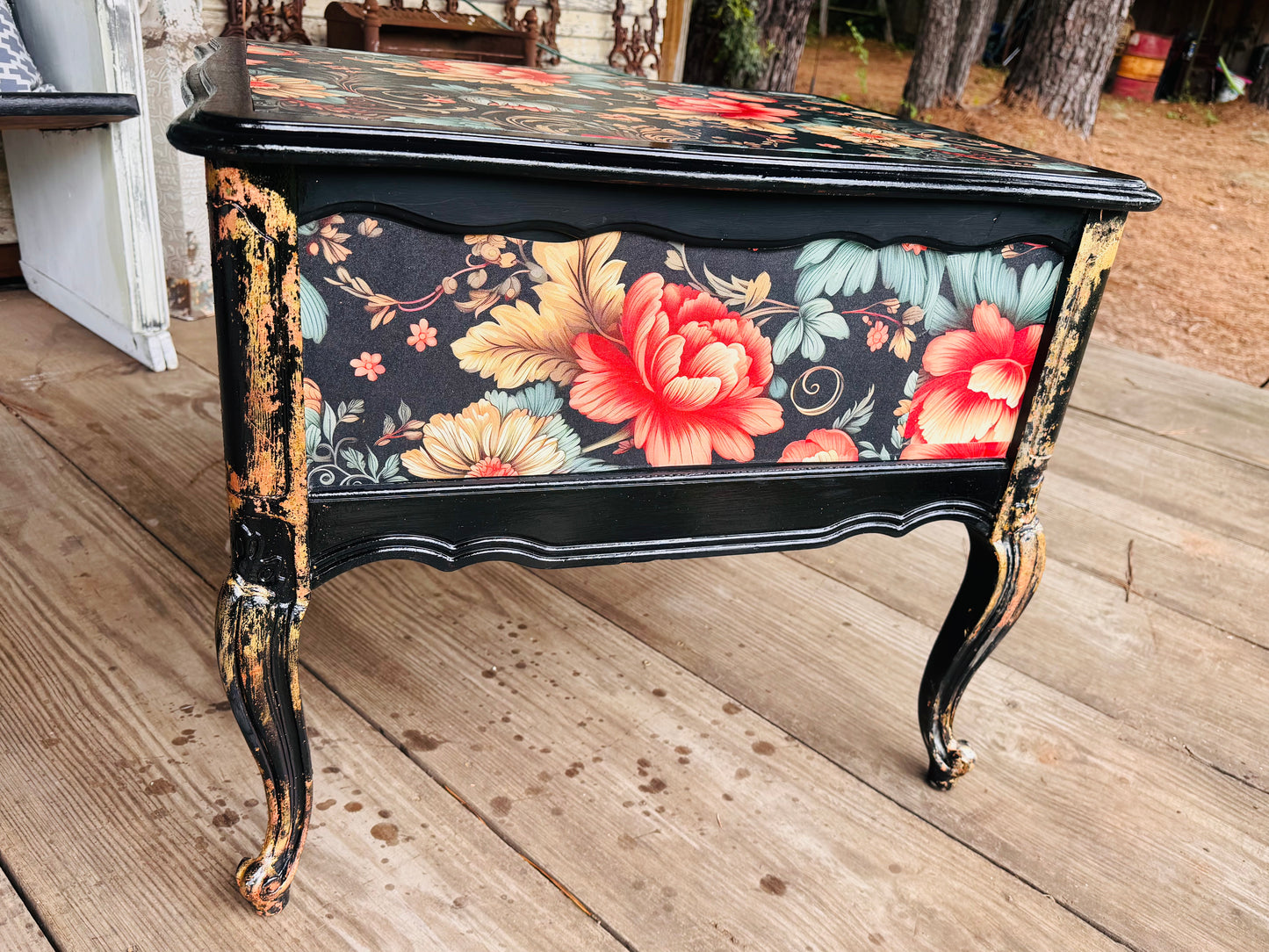 Moody Farmhouse end table