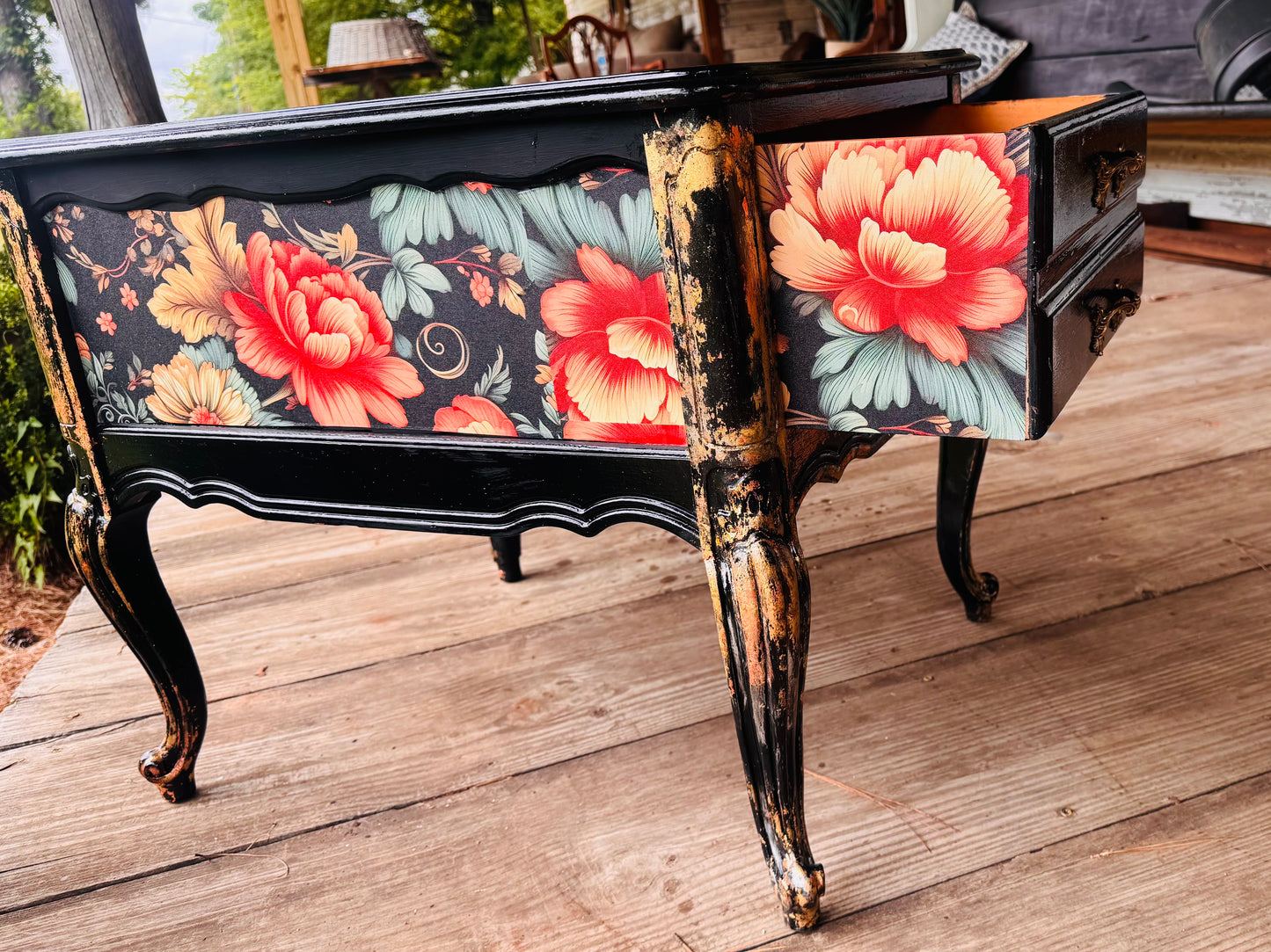 Moody Farmhouse end table